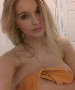 Jess Davies Bath Tub