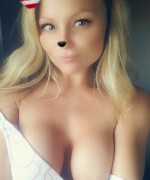 Madden teases with these 4th july slefies where she appears to have a play with her pussy